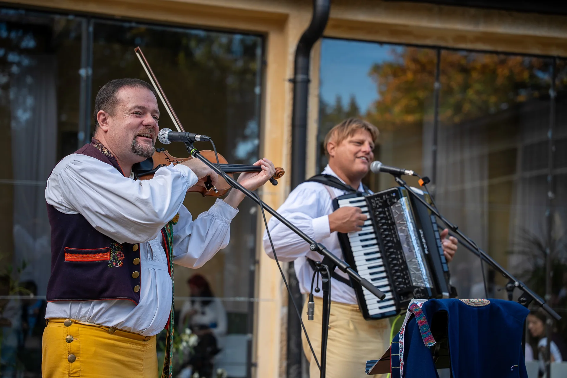 Živá hudba během vinobraní v Mariánských Lázních